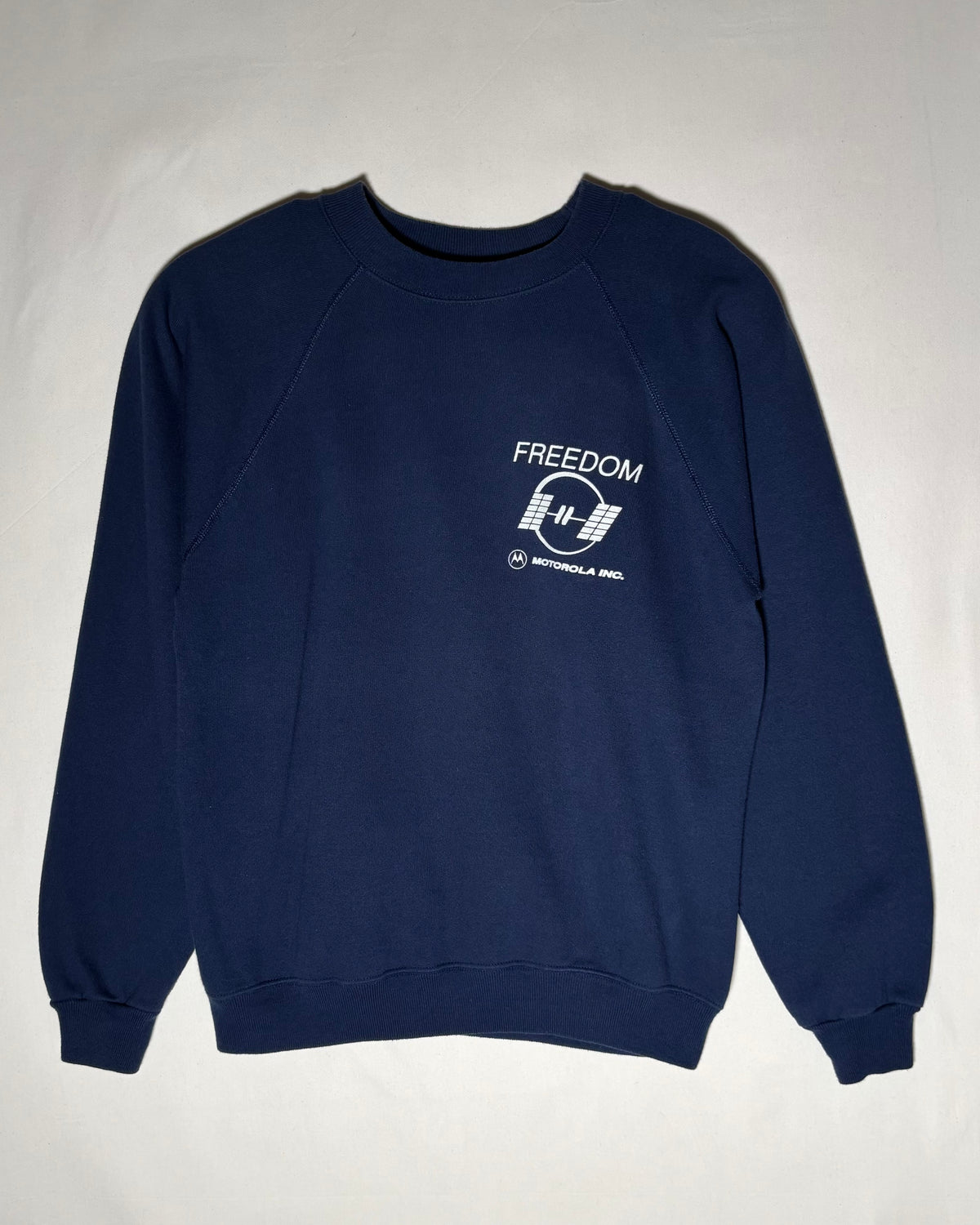 〈Hanes〉 Motorola “Freedom” Space Station Raglan Sweatshirt Made in USA
