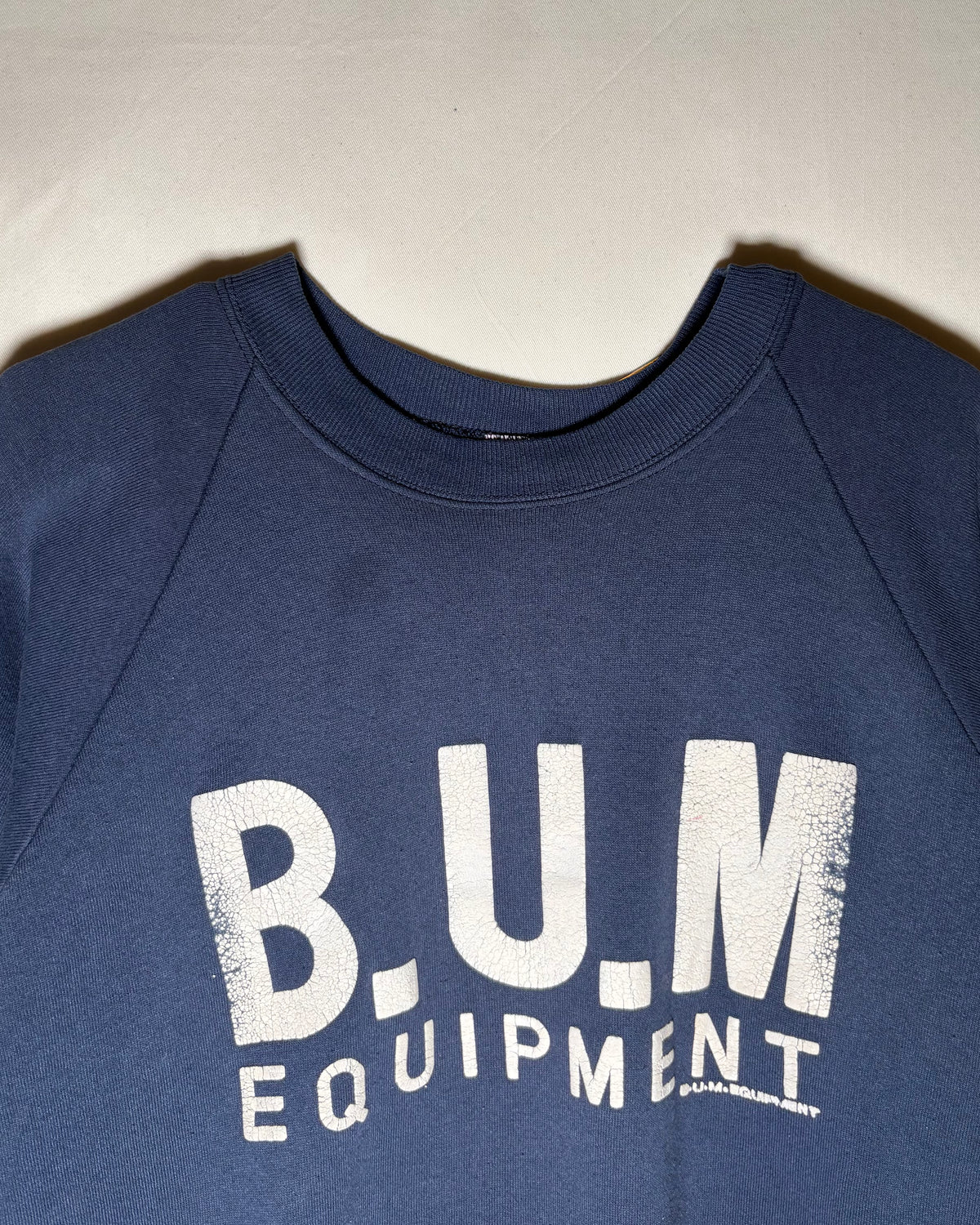 B.U.M. Equipment ネイビー ロゴプリント ラグランスウェット XL 商品画像 3