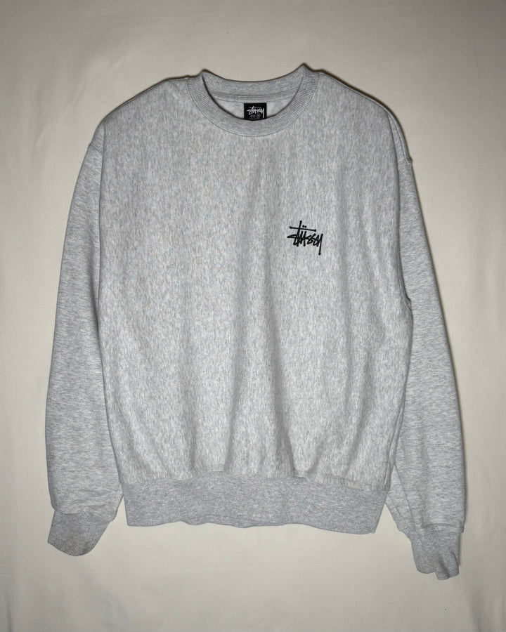 STUSSY グレー ストックロゴ クルーネックスウェット
