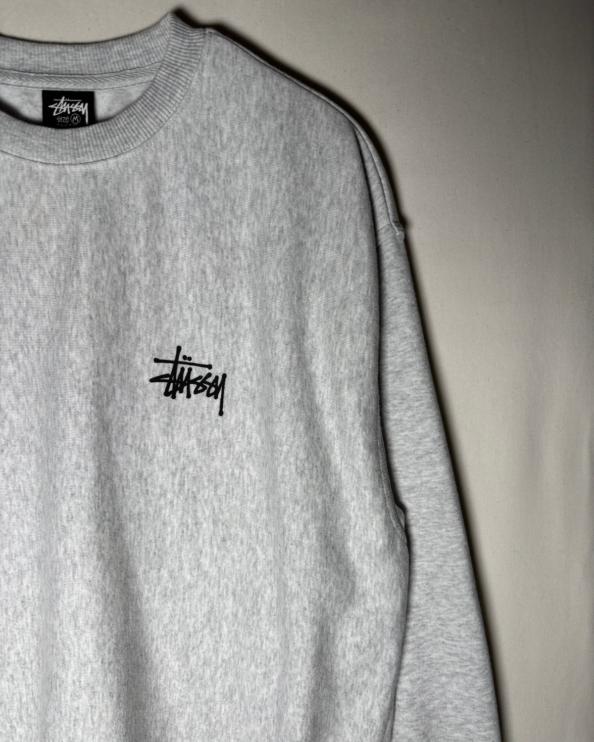 STUSSY グレー ストックロゴ クルーネックスウェット 商品画像 2