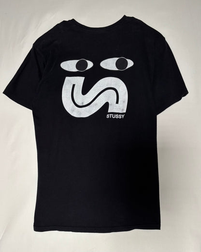 〈STUSSY〉 Face Logo Back Print T-Shirt