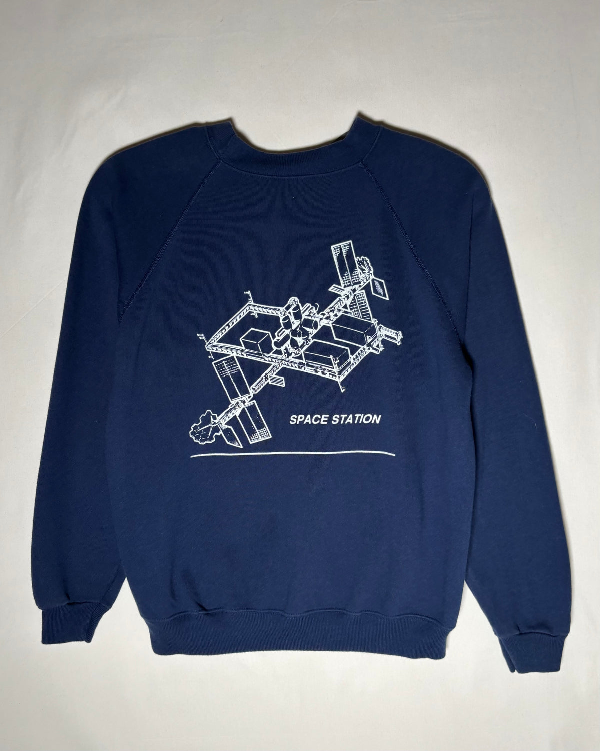〈Hanes〉 Motorola “Freedom” Space Station Raglan Sweatshirt Made in USA