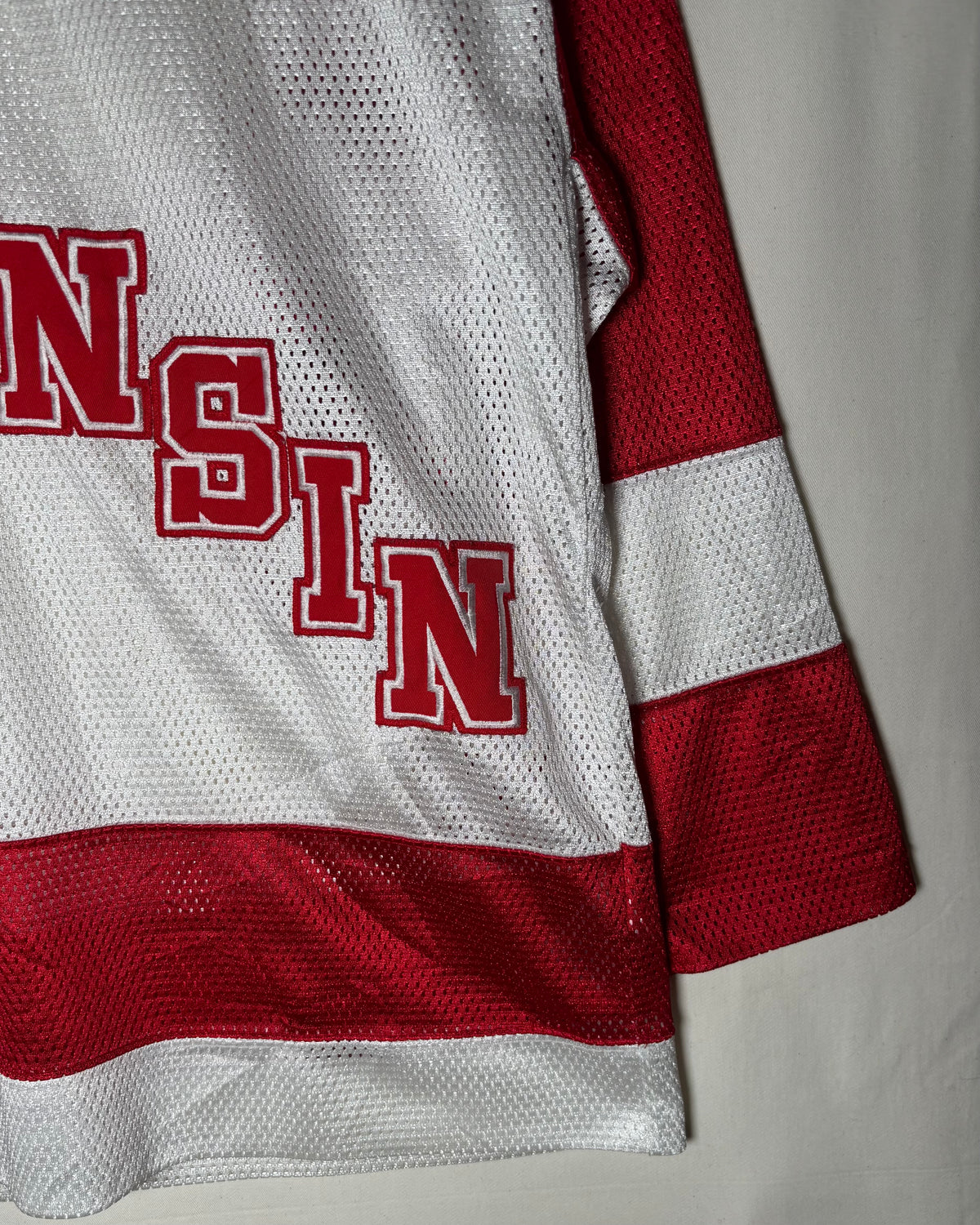 〈adidas〉 Wisconsin WCHA Hockey Jersey Made in Korea