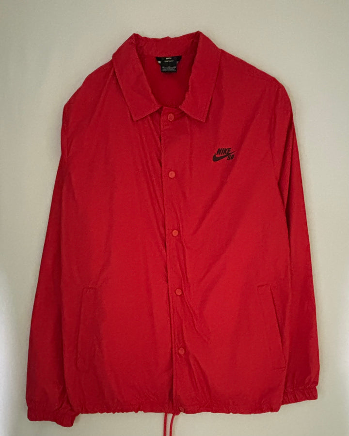 〈NIKE SB〉 Shield Coaches Jacket Red